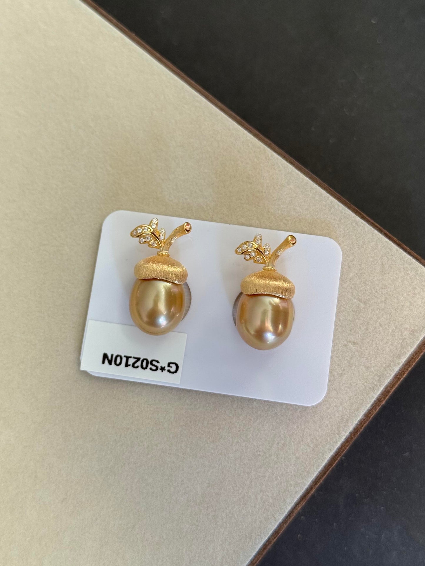 The Golden Acorn: Pearl Drop Earrings