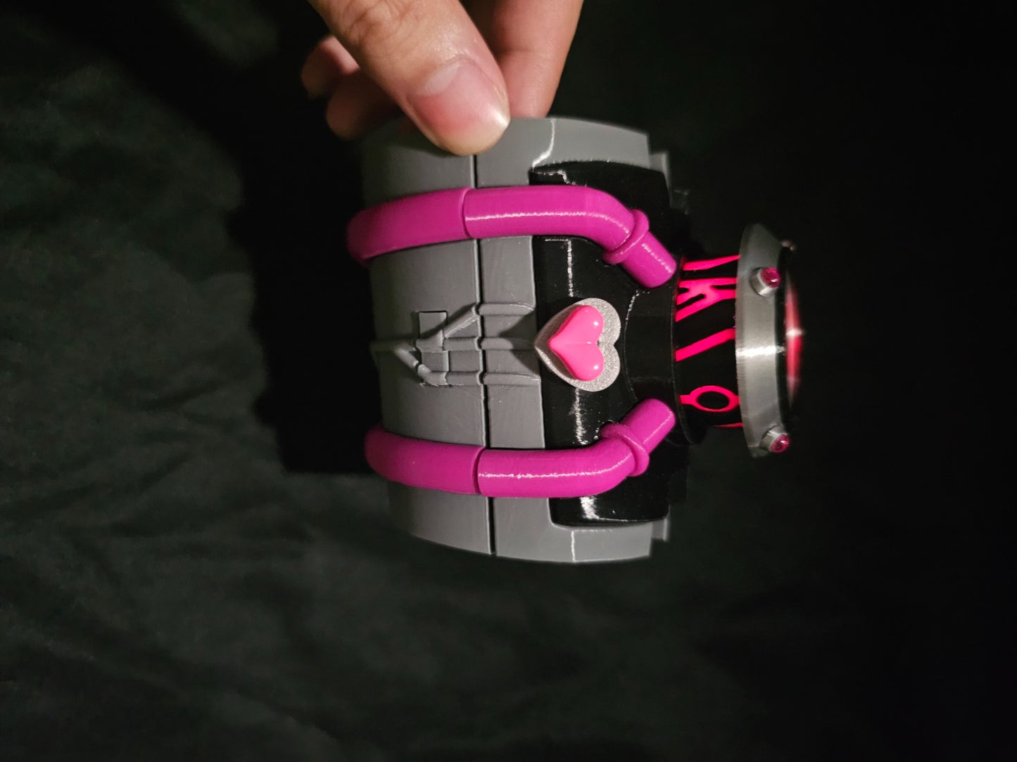 Sci-Fi Alien Hero Watch Prop Shell | 3D Printed Cosplay Accessory for 42mm Smartwatch