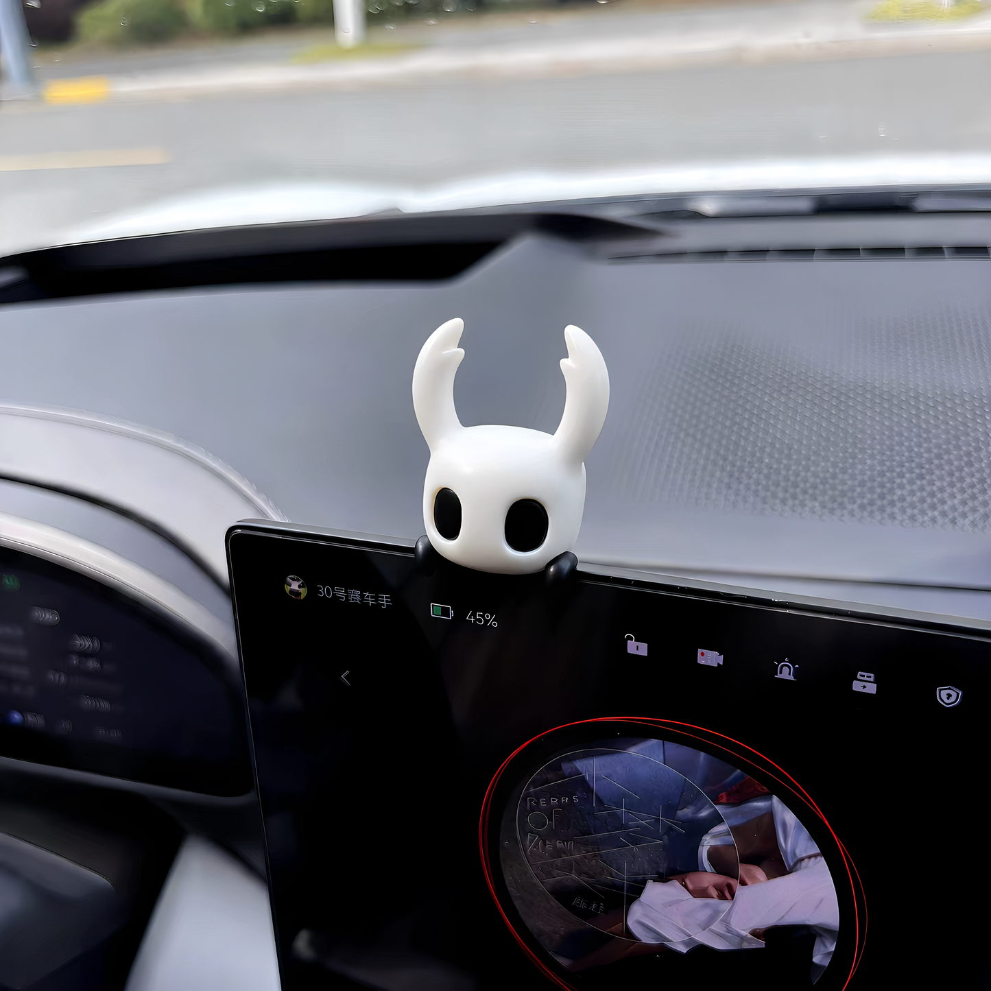 Custom Hollow Knight Peeking Figure - Monitor Sitter & Car Screen Ornament
