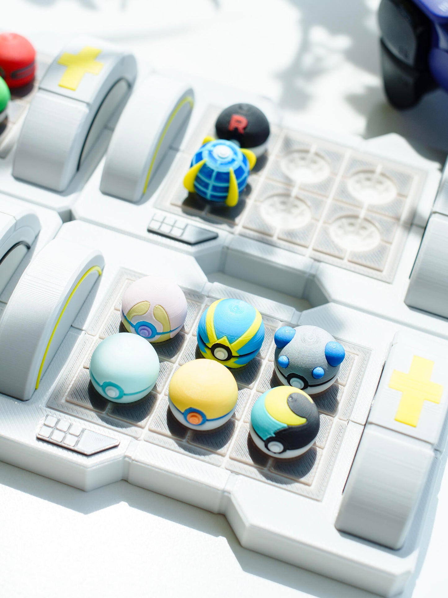 Miniature 15mm Poké Ball Replicas - Ultra Tiny Collectible Figures