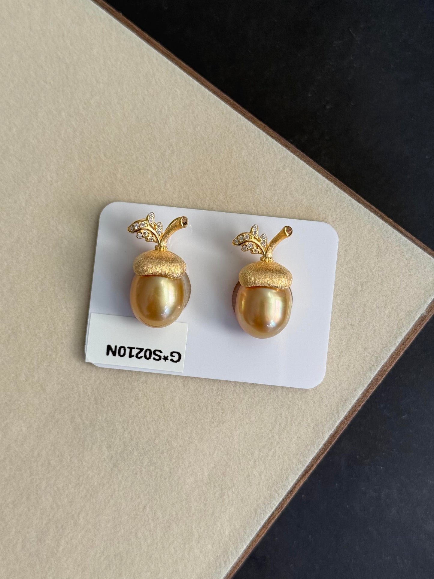 The Golden Acorn: Pearl Drop Earrings