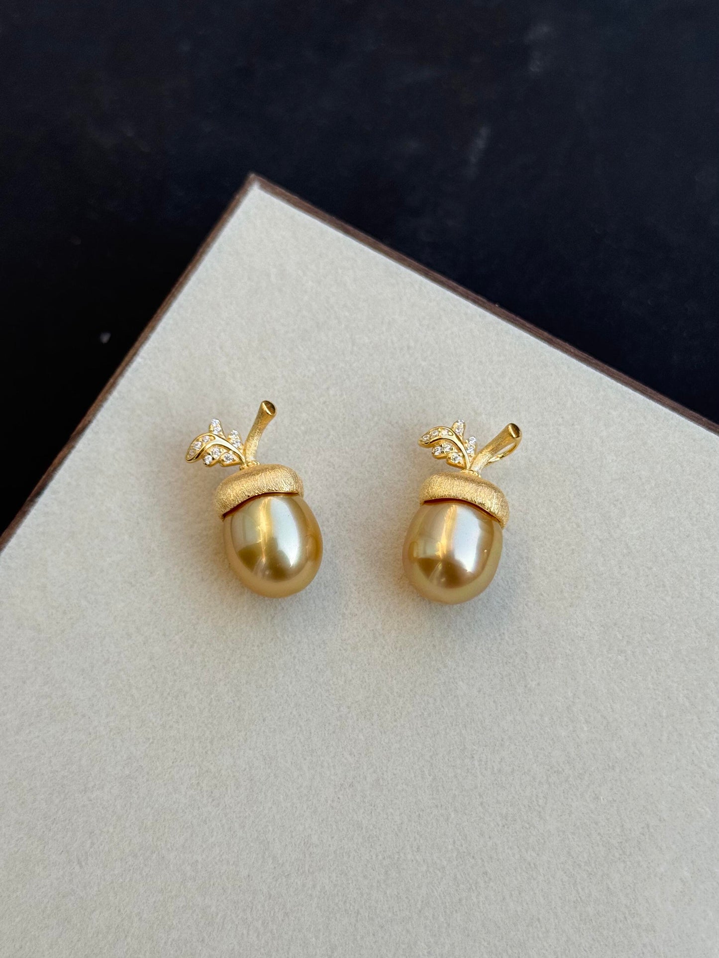 The Golden Acorn: Pearl Drop Earrings
