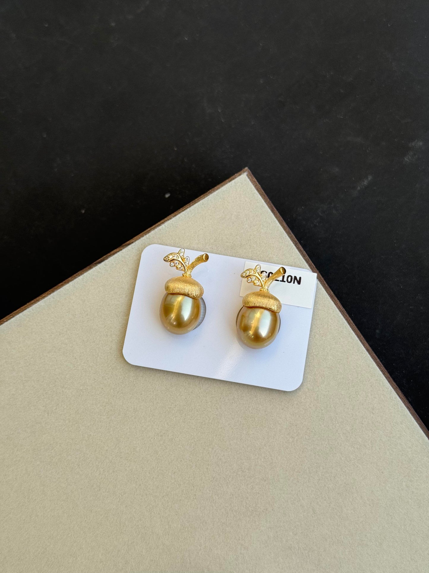 The Golden Acorn: Pearl Drop Earrings