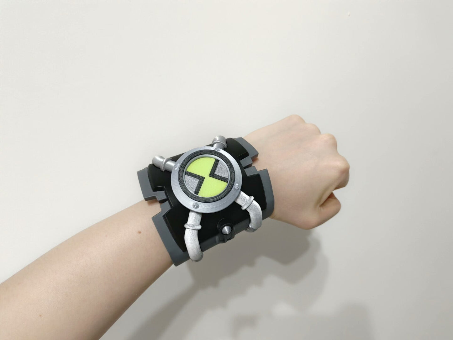 Alien Hero Transformation Watch Prop - Spring-Loaded Pop-Up with Magnetic LEDs (V1 Style)