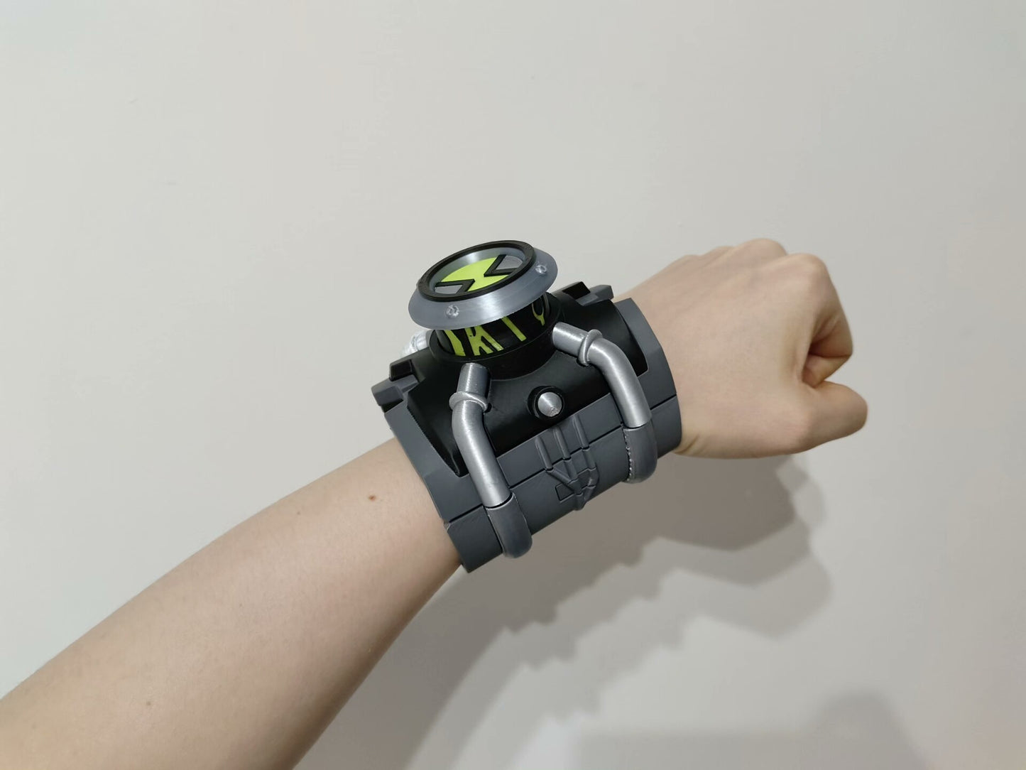 Alien Hero Transformation Watch Prop - Spring-Loaded Pop-Up with Magnetic LEDs (V1 Style)