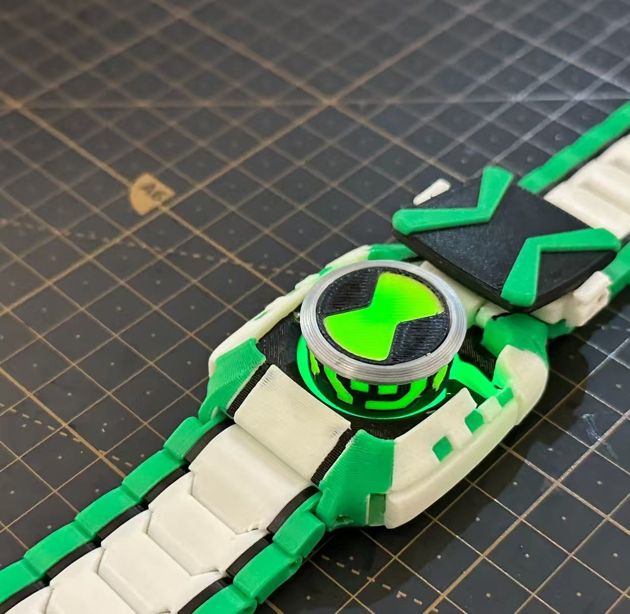 Alien Hero Transformation Device - Custom 3D Printed LED Wearable Prop