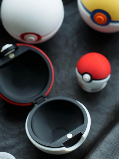 3D Printed Magnetic Poké Ball Replica | Openable Storage Prop Box (7.2cm)