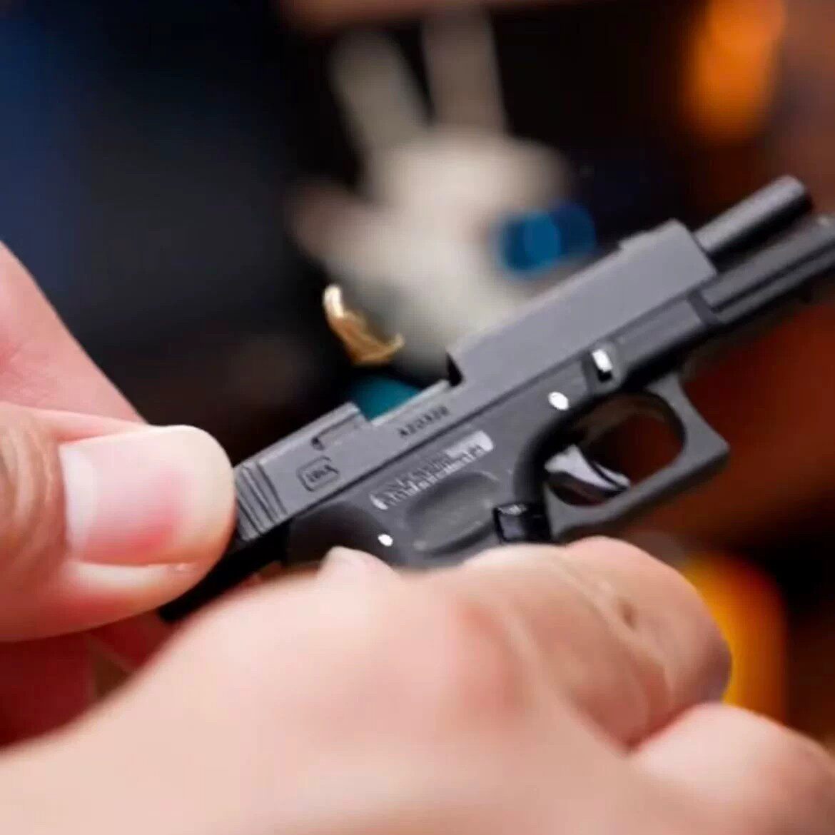 1:3 Scale Miniature G17 Model Fidget Toy | Metal Shell Ejecting Keychain (Non-Firing Replica)