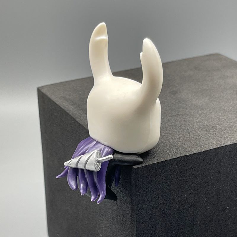 Custom Hollow Knight Peeking Figure - Monitor Sitter & Car Screen Ornament