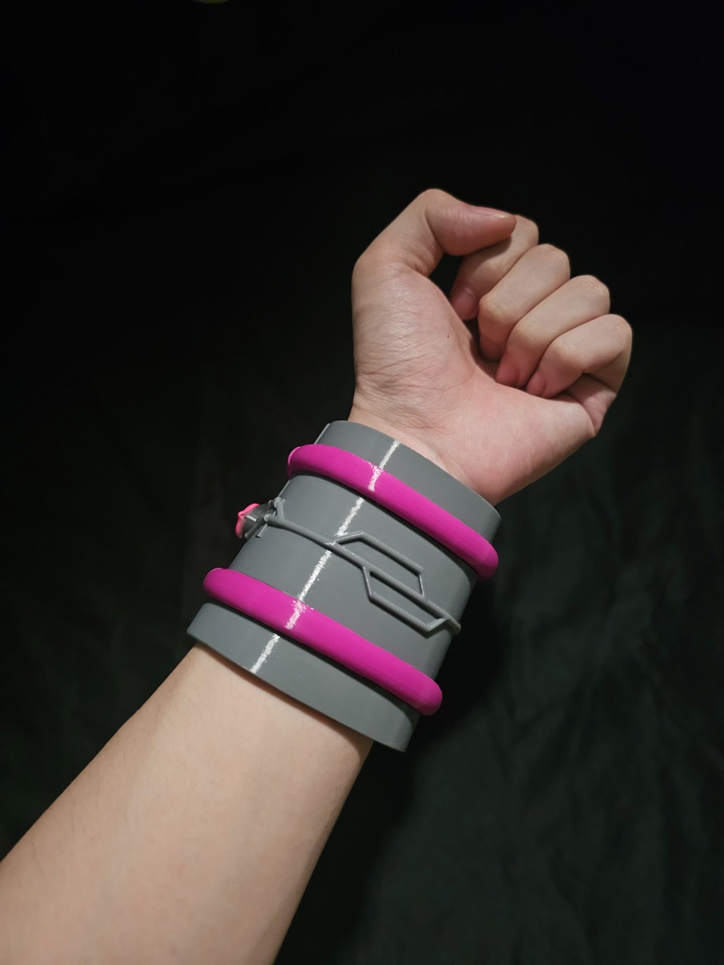 Sci-Fi Alien Hero Watch Prop Shell | 3D Printed Cosplay Accessory for 42mm Smartwatch
