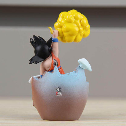 Classic Anime Kid Goku Battle-Damaged Flying Nimbus Figure - Desktop Diorama (10cm)