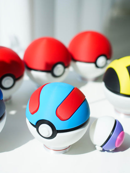 3D Printed Magnetic Poké Ball Replica | Openable Storage Prop Box (7.2cm)