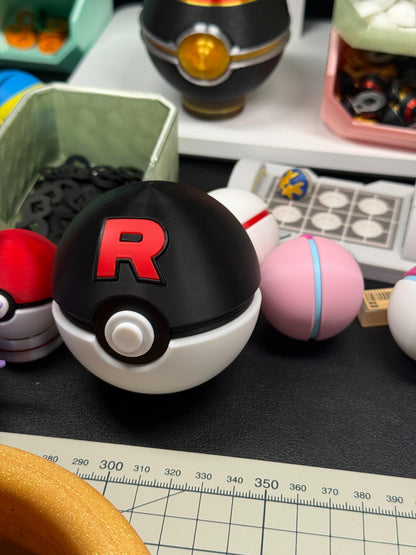 3D Printed Magnetic Poké Ball Replica | Openable Storage Prop Box (7.2cm)