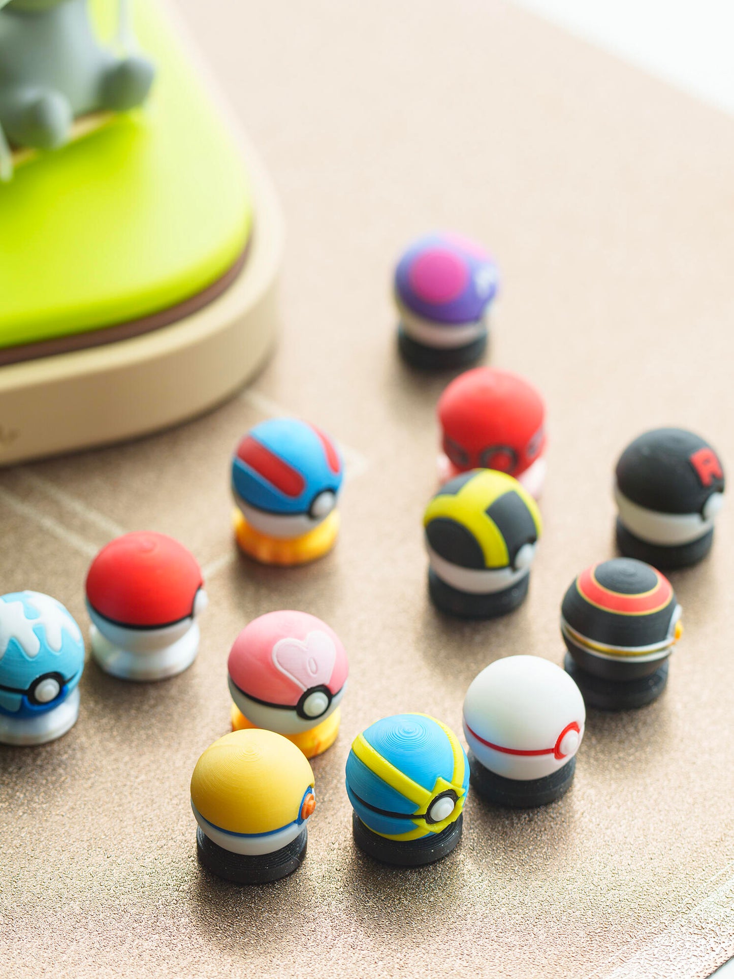 Miniature 15mm Poké Ball Replicas - Ultra Tiny Collectible Figures