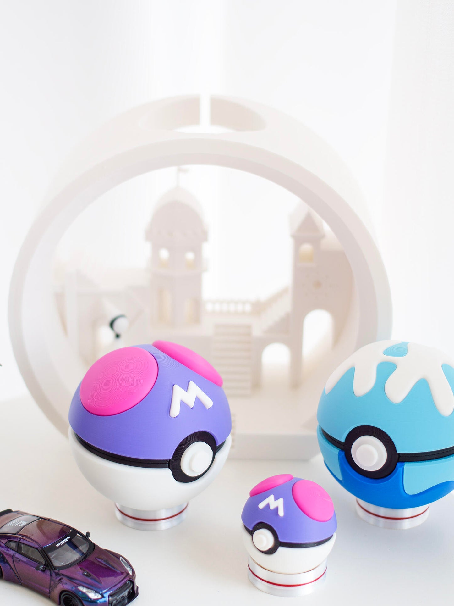 3D Printed Magnetic Poké Ball Replica | Openable Storage Prop Box (7.2cm)