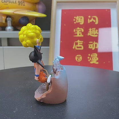 Classic Anime Kid Goku Battle-Damaged Flying Nimbus Figure - Desktop Diorama (10cm)